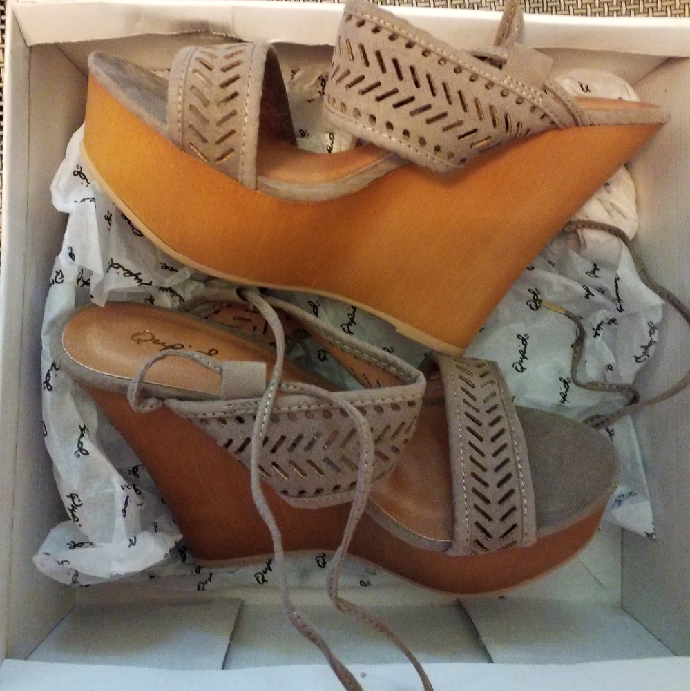 Wedge sandals